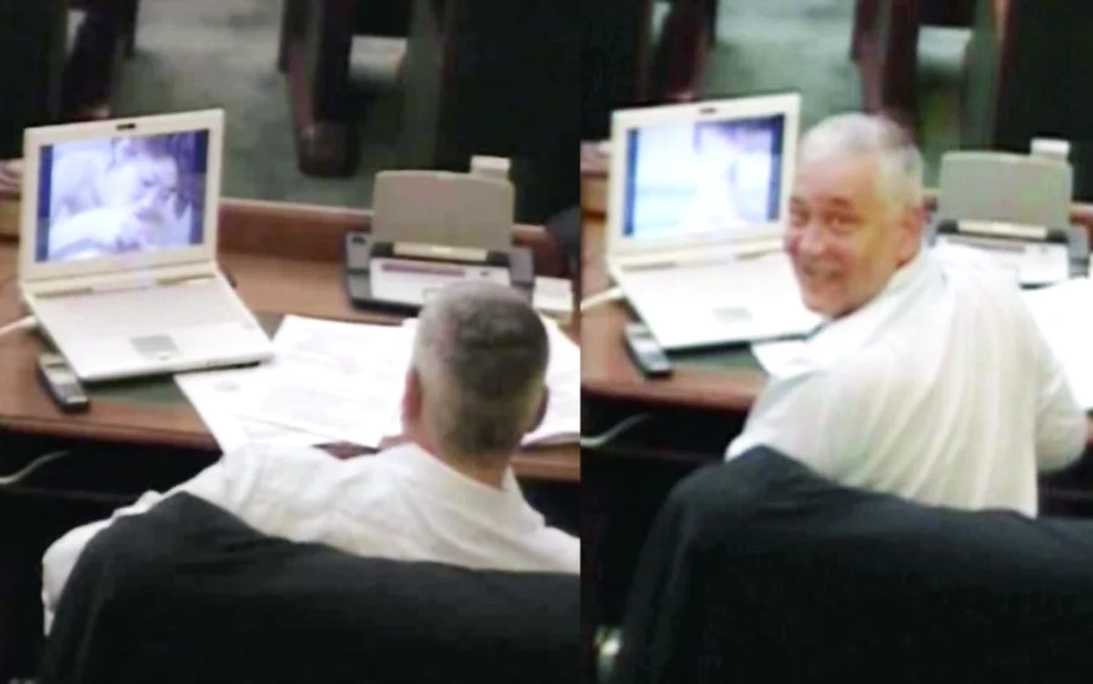 Surprins asupra faptei, parlamentarul Marius Nicoară  a zâmbit complice ziariştilor