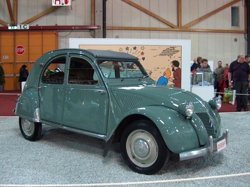Un Citroen 2CV din lemn, unic în lume, scos la licitaţie în Franţa pe 4 iunie