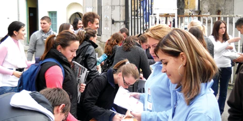 Studenții participă la Unifest