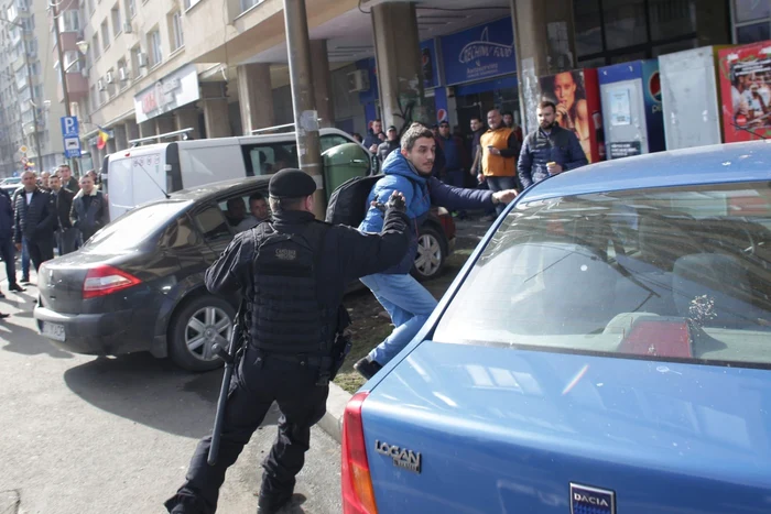 Imagini de la protestul din faţa Sălii Palatului FOTO Inquam