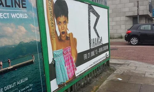 Afişul Rihannei pentru concertul din Dublin a fost cenzurat de trecători (Twitter) jpeg