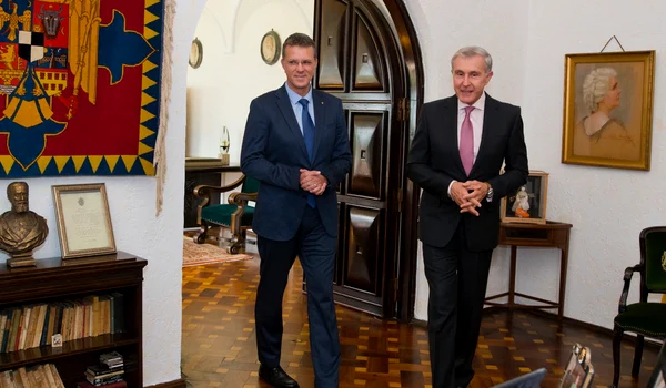 Majestatea Sa Margareta și Principele Radu cu Liviu Moșteanu   FOTO Daniel Angelescu, Casa Majestății Sale (3) jpeg