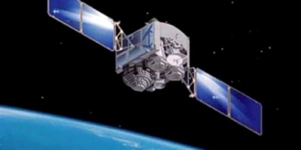 Rusia a lansat trei sateliţi militari