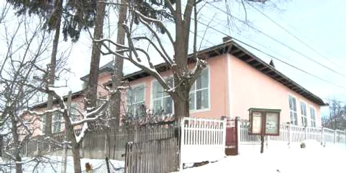 Elevii din opt şcoli clujene nu au fost la cursuri din cauza ninsorii (foto: arhivă)