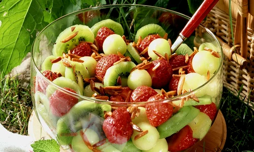 salata de fructe jpeg
