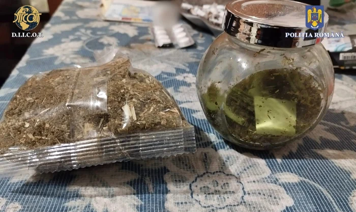 Droguri confiscate. FOTO: Poliția Română