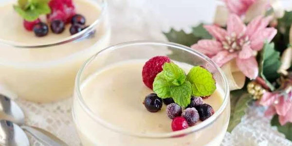 Crema bavareză de vanilie FOTO Specialitatea Casei 