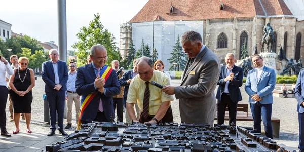 cluj macheta rotary. boc. foto primaria cluj-napoca
