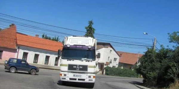 Drumarii au intervenit cu utilajele de deszăpezire 