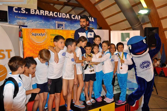 
    Micii înotători, pe podium  