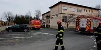 pompieri interventie   elevi evacuați dintr o școală Foto Replica Online jpeg