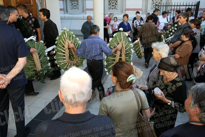Înmormântarea lui Ionuţ, copilul sfâşiat de maidanezi în Capitală. (Foto: Dorin Constanda)