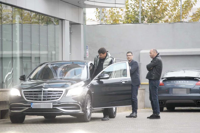 Borcea a stat la o mică discuție și cu managerii complexului rezidențial