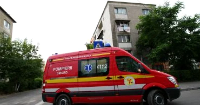 Craiova: Un bărbat era să fie strivit sub un zid