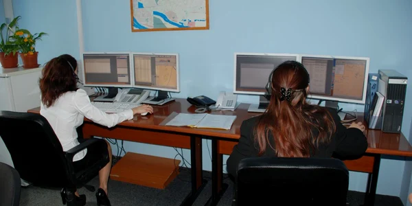 Operatorii de la Serviciul 112 Brăila. FOTO: ADEVĂRUL BRĂILA