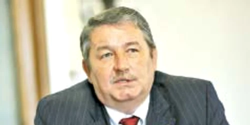 Raymond Luca,  iniţiatorul  noului proiect  al indemnizaţiilor  de revoluţionar p Foto: petrică tănase