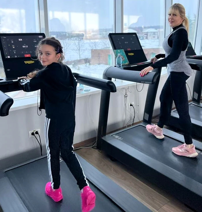 Elena Udrea și fiica ei, Eva. Foto: Facebook/Elena Udrea