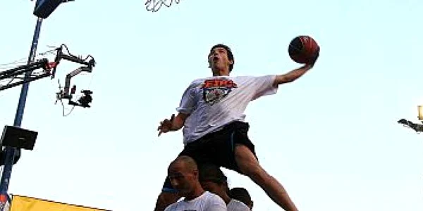 Bucureşti: Cel mai bun slamdunker european este rusul Alexander Shalygin
