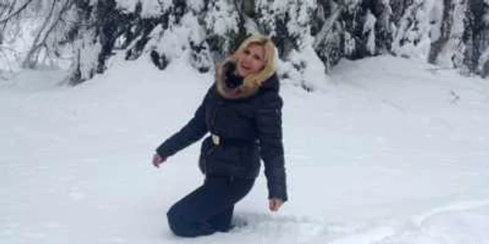 Elena Udrea şi-a postat o galerie foto pe Facebook, intitulată "La munte încă este zăpadă"