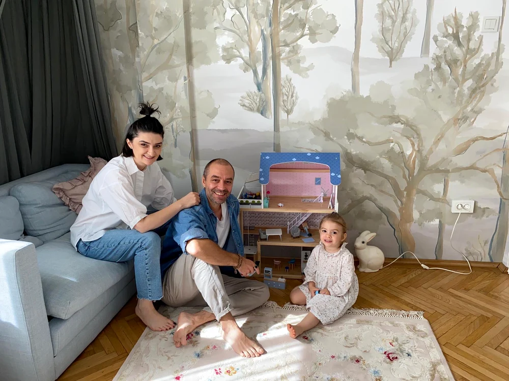 Emanuel alături de fiica sa Sursă foto: Arhivă personală