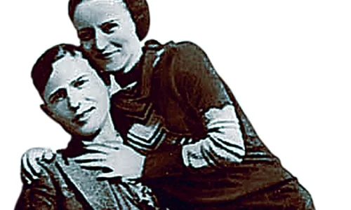 Bonnie şi Clyde, ucişi cu 50 de gloanţe jpeg