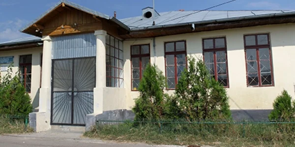 slobozia fostul conac bazu cantacuzino foto monumenteuitate.org