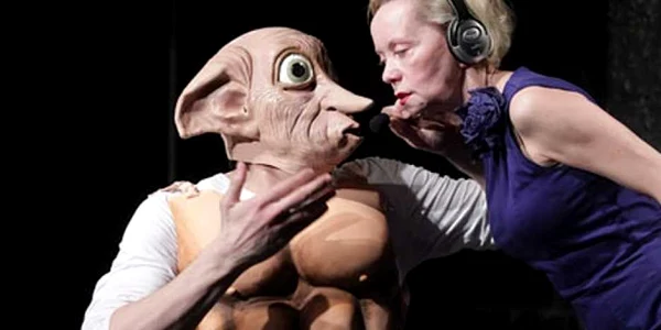 Teatr Doc din Moscova joacă astăzi la Bacău. FOTO The Guardian