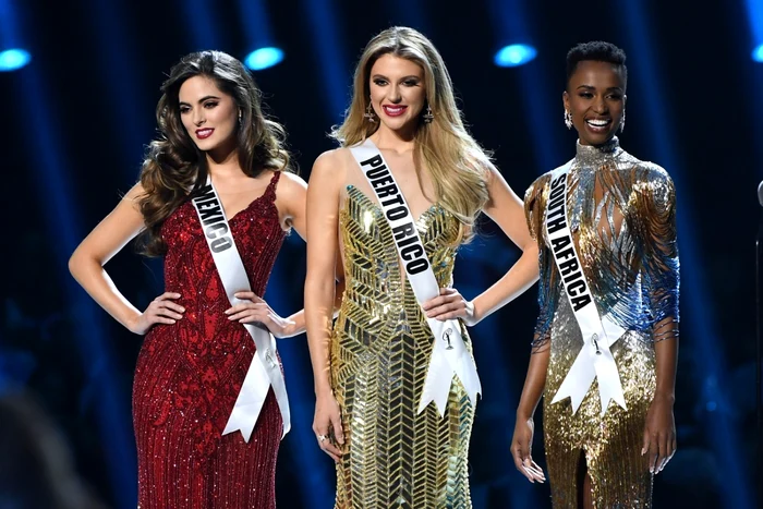 miss mexic sofia aragon miss puerto rico madison anderson miss universe zozibini tunzi pe podiumul miss universe 2019 foto guliver getty images