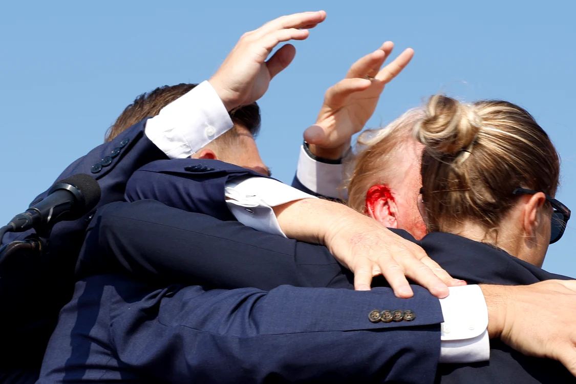 Directorul FBI pune la îndoială rana suferită de Trump la miting FOTO Arhivă