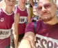 Îl însoțește la antrenamente și la competiții 