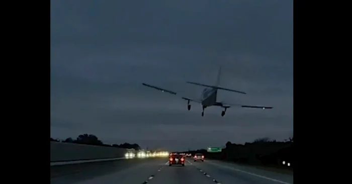 Avionul a lovit o mașină FOTO: Captura video instagram