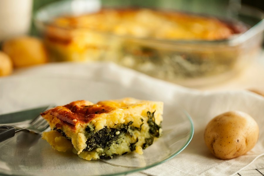 Cum prepari cea mai bună musaca de cartofi cu spanac. Este cremoasă și delicioasă