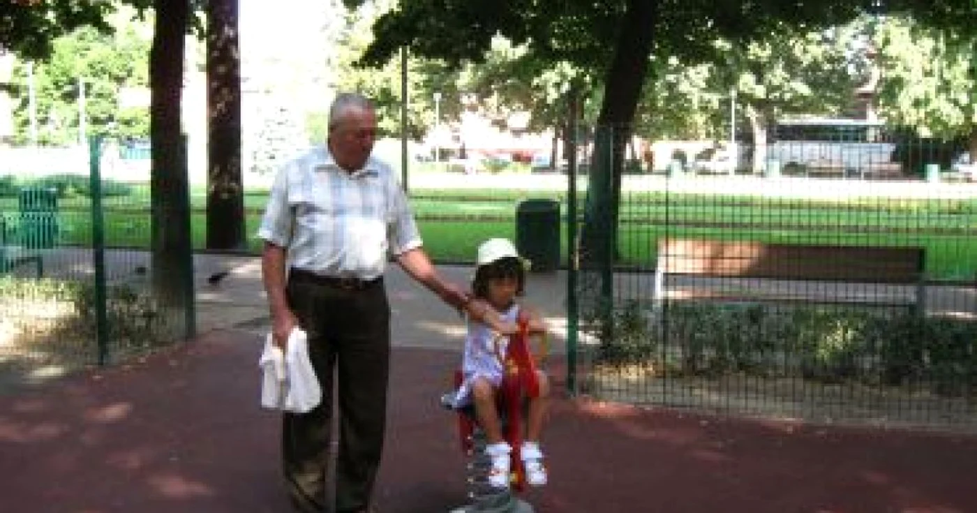 Piteşti :300 de lei amendă dacă distrugi locurile de joacă