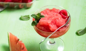 Sorbet de pepene  Sursa foto shutterstock 1445774678 jpg