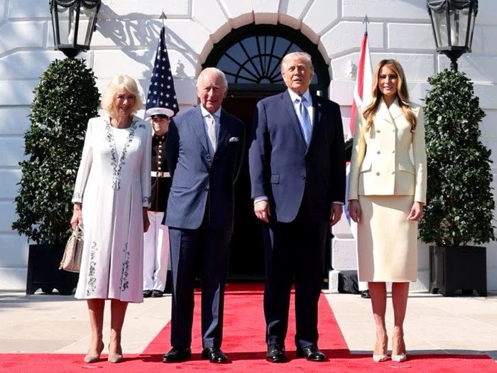 Regele Charles al III-lea și regina Camilla au sosit luni la Casa Albă. FOTO: X/@RoyalFamily