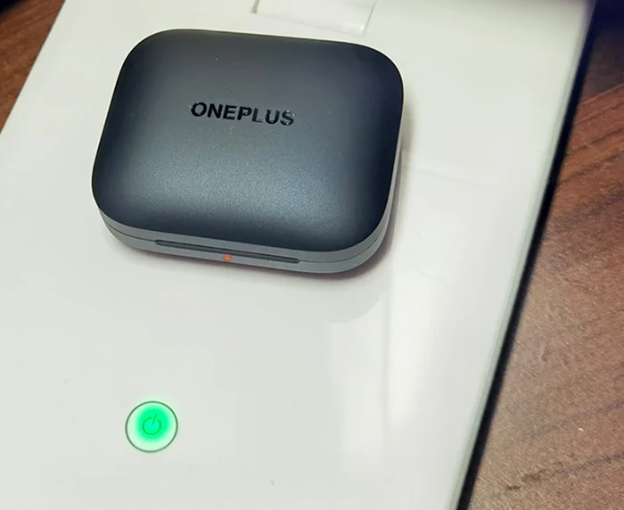 OnePlus Buds Pro incarcare wireless