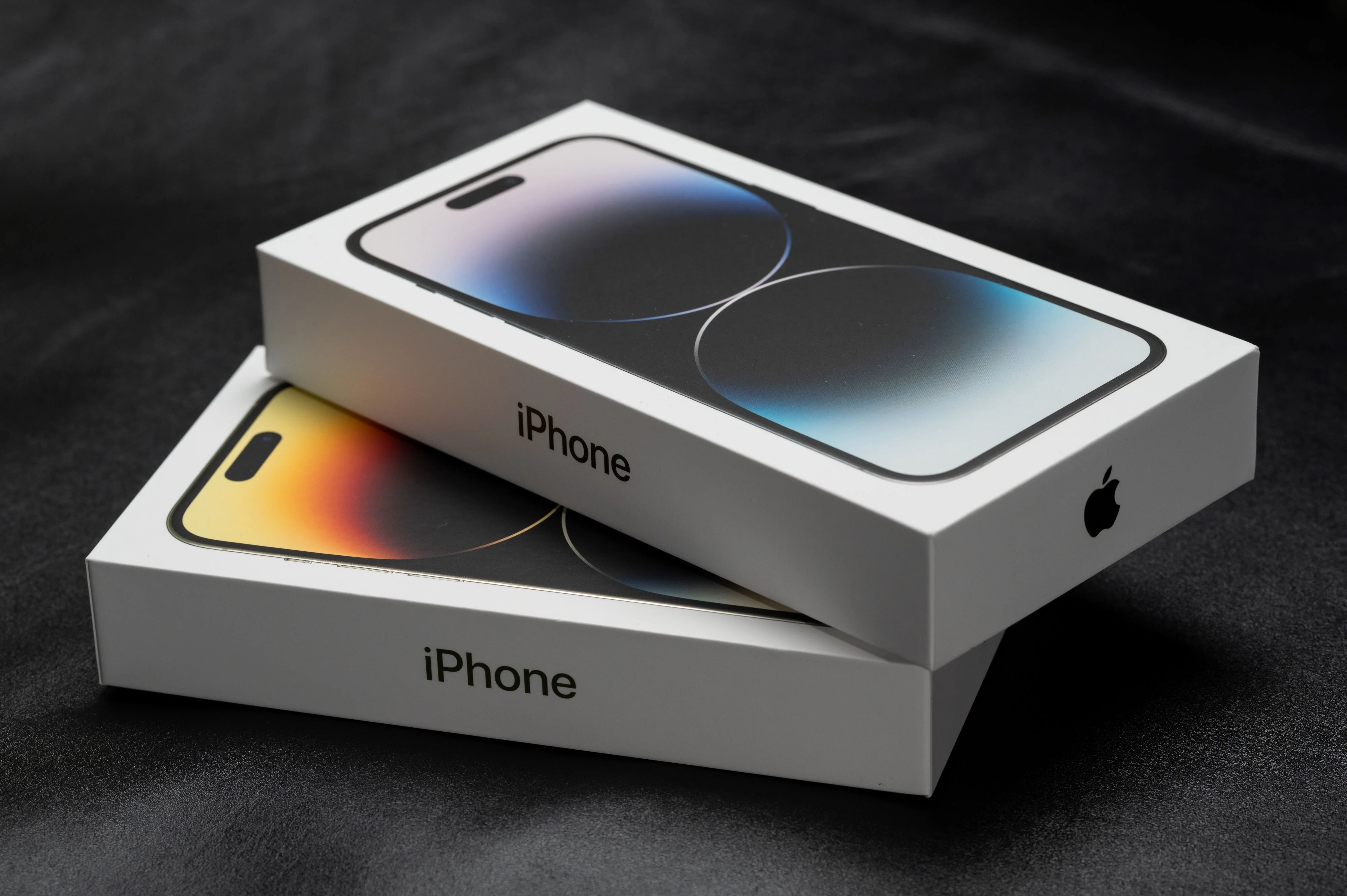 Înșelat grosolan pe Vinted. Ce a primit un utilizator în locul unui iPhone 16 Pro Max pe care plătise 2.800 de lei: „Măi, vere, ce e asta?”