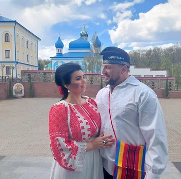 Adriana Bahmuțeanu și George Restivan s-au căsătorit religios în Ucraina Sursa: Facebook  