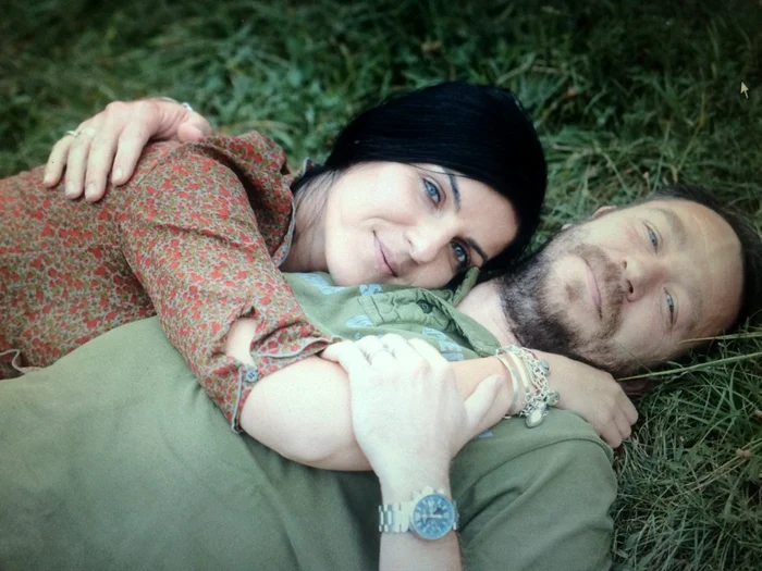 Regizoarea Chris Simion și soțul ei, Tiberiu Mercurian