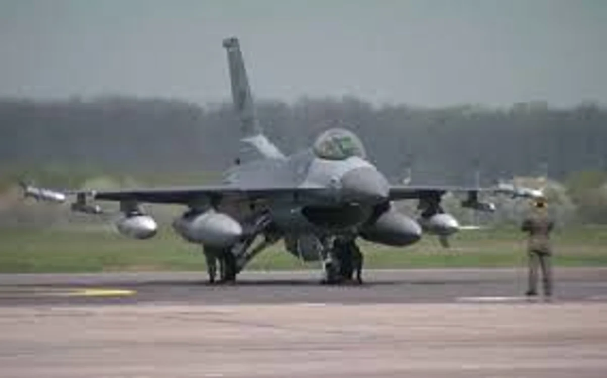 Avioanele F 16 second hand din Portugalia costă 628 de milioane de euro