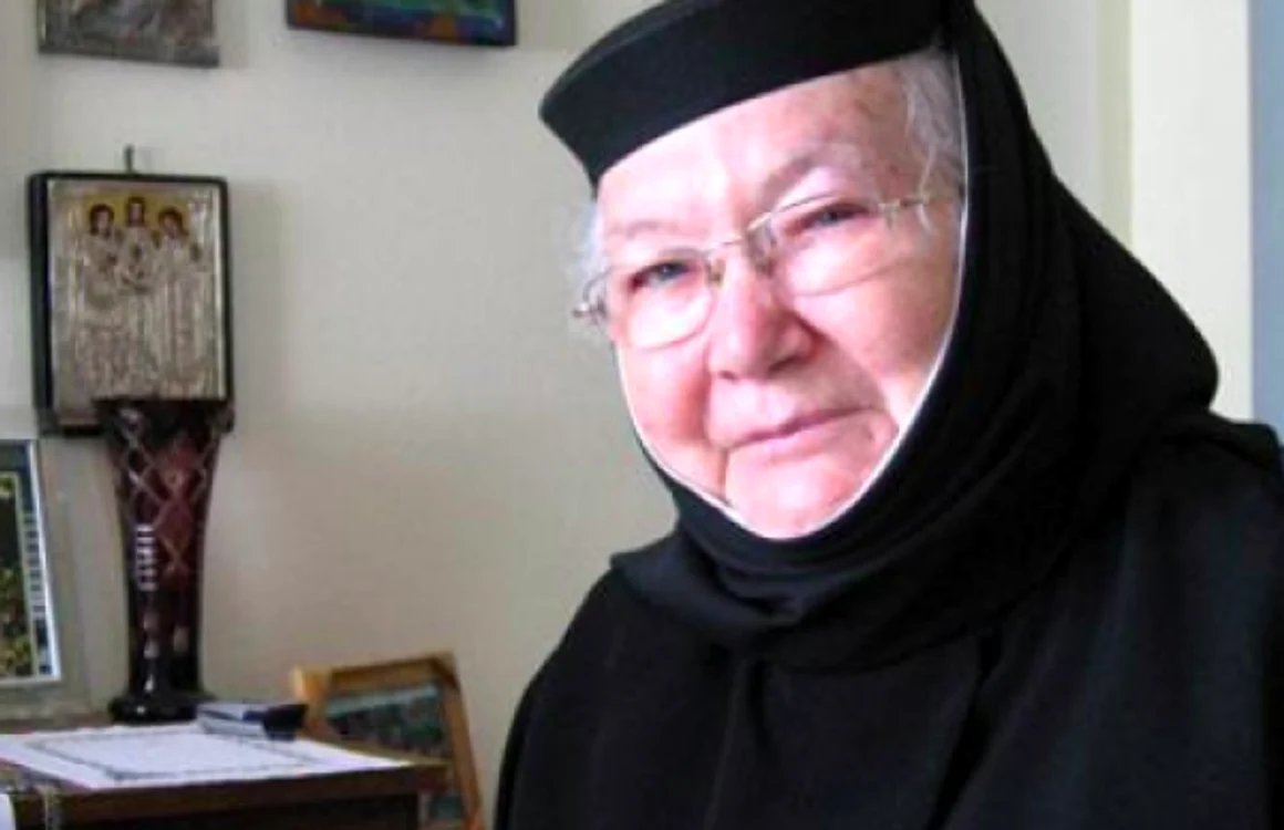 Maica Semfora Gafton de la Mănăstirea Sfânta Maria din Techirghiol Sursa ziarulumina.ro
