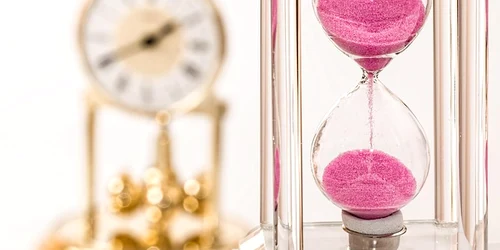 hourglass 1703330 640 jpg