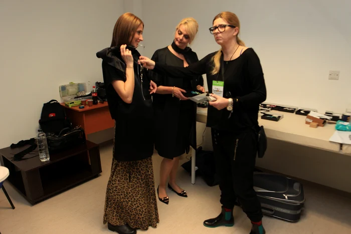 Iuliana Marciuc a fost atentă şi la cel mai mic detaliu în culisele spectacolului de la Craiova