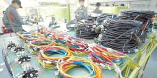 Salariaţii de la Electrica dau în judecată compania