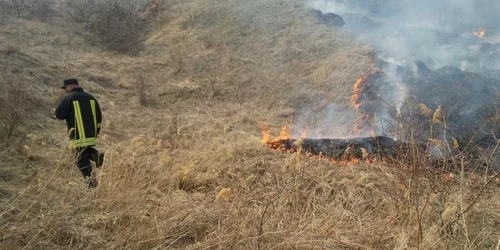 Incendiu la Vulcanii Noroioşi