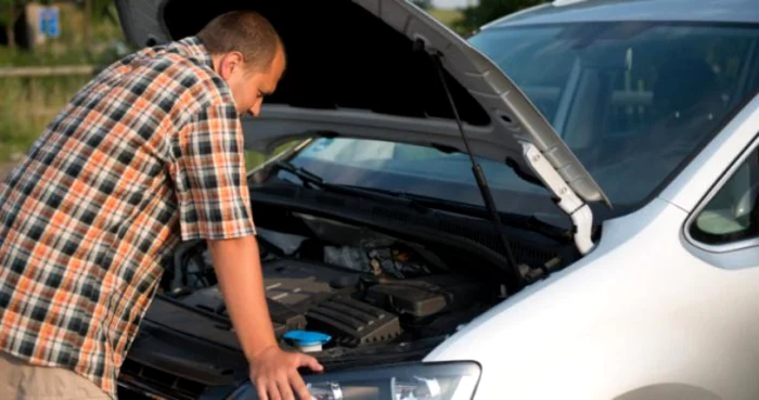 Cauzele zgomotelor care se aud în maşină sunt de multe ori banale Foto: www.auto-bild.ro
