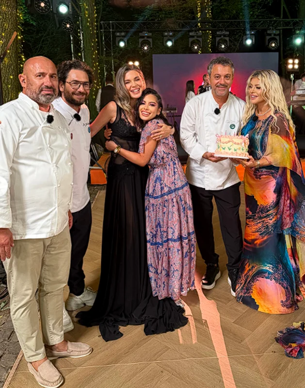 Loredana și Elena alături de echipa MasterChef/sursă foto: Instagram