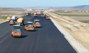 asfaltate A7 foto Facebook Cristian Pistol jpg