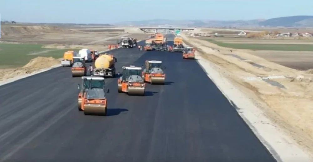 Autostrada Moldovei avansează pe secțiunea Focșani-Bacău. Se asfaltează ultimii kilometri din lotul 2