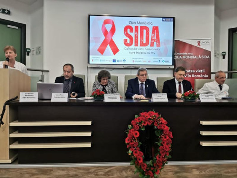 Persoane infectate cu HIV renunță la tratament de teamă că-și pierd pensia de invaliditate. „Au suferit suficient”